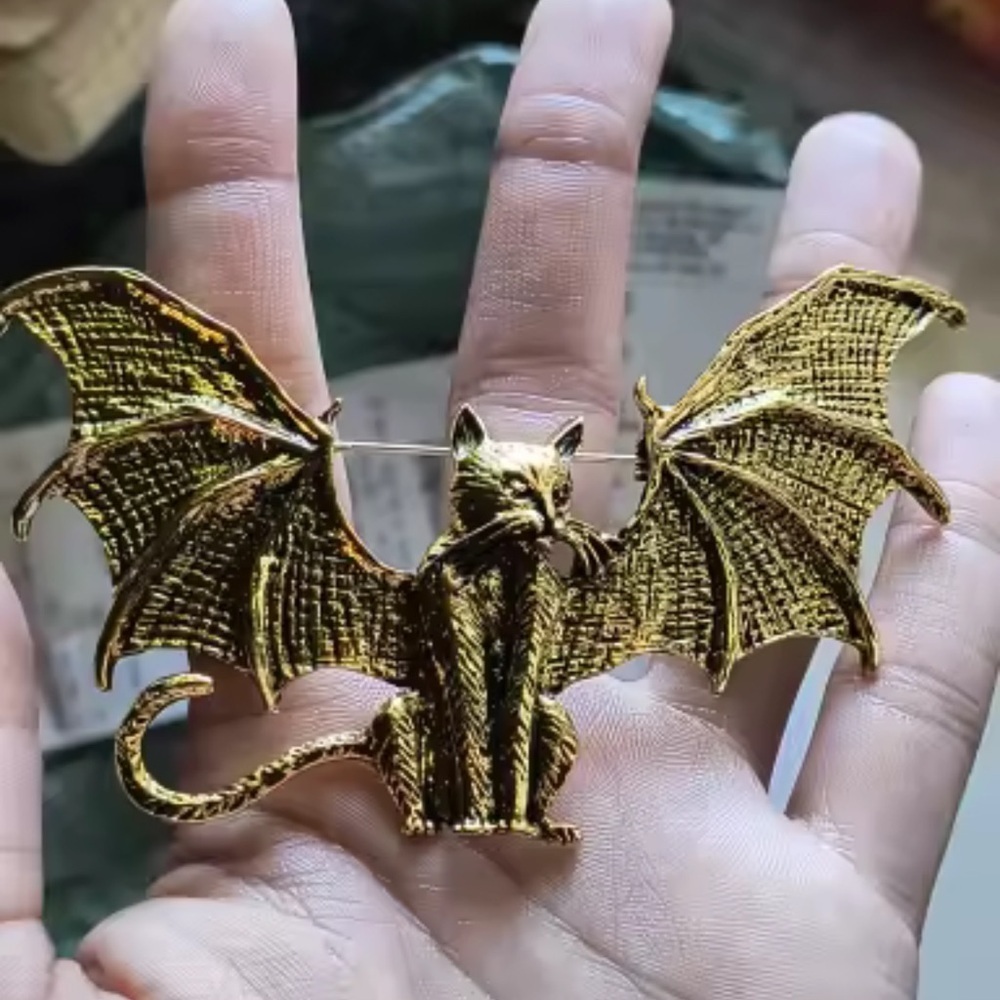 Gothic Bat Cat Brass Brooch - Picture 6 of 12